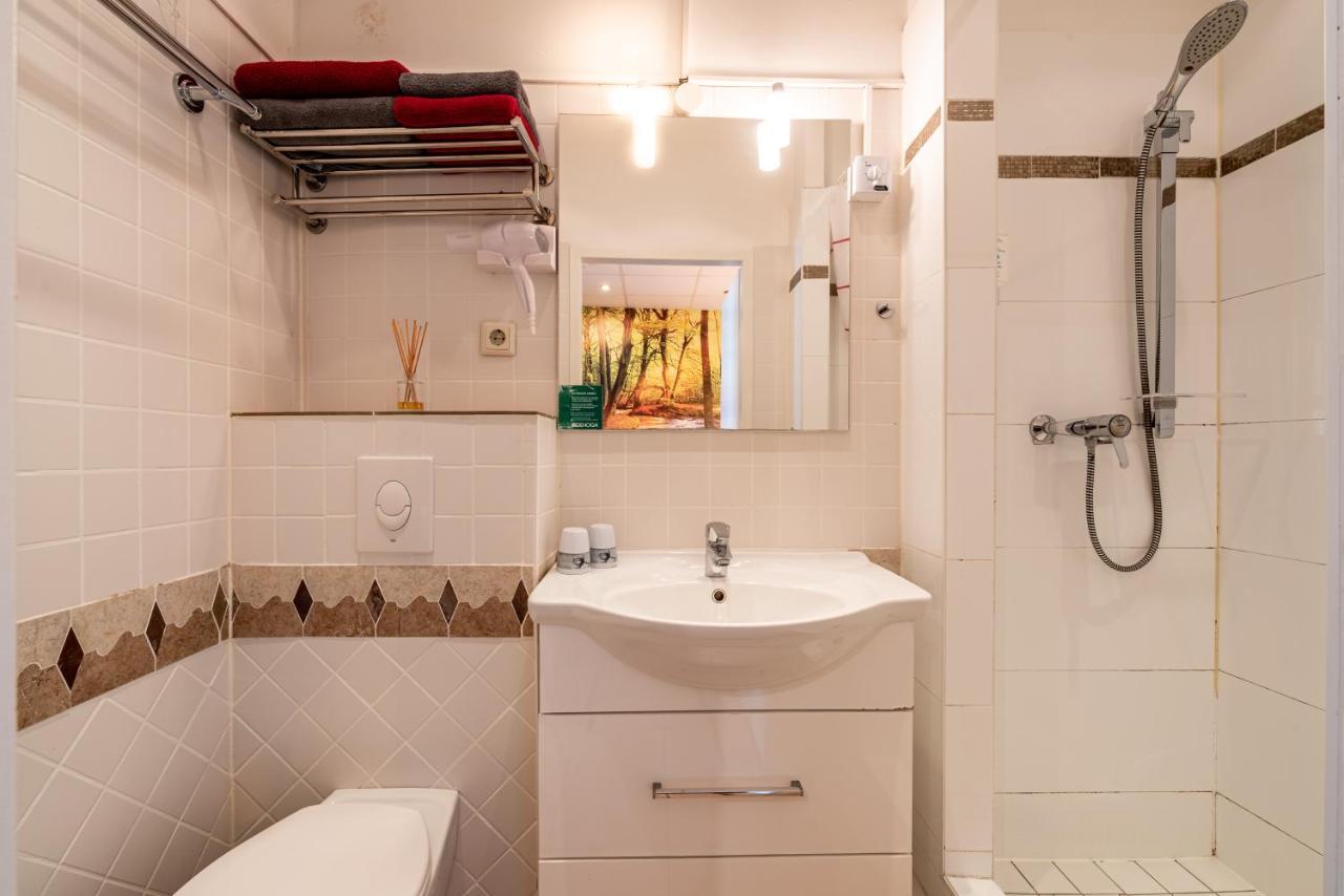 Land-Hotel Zum Schwan, Garni Weilerswist-Metternich, 3 E-Ladestationen, Naehe Phantasialand, Palmenparadies Euskirchen Buitenkant foto