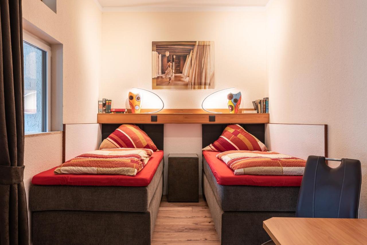 Land-Hotel Zum Schwan, Garni Weilerswist-Metternich, 3 E-Ladestationen, Naehe Phantasialand, Palmenparadies Euskirchen Buitenkant foto