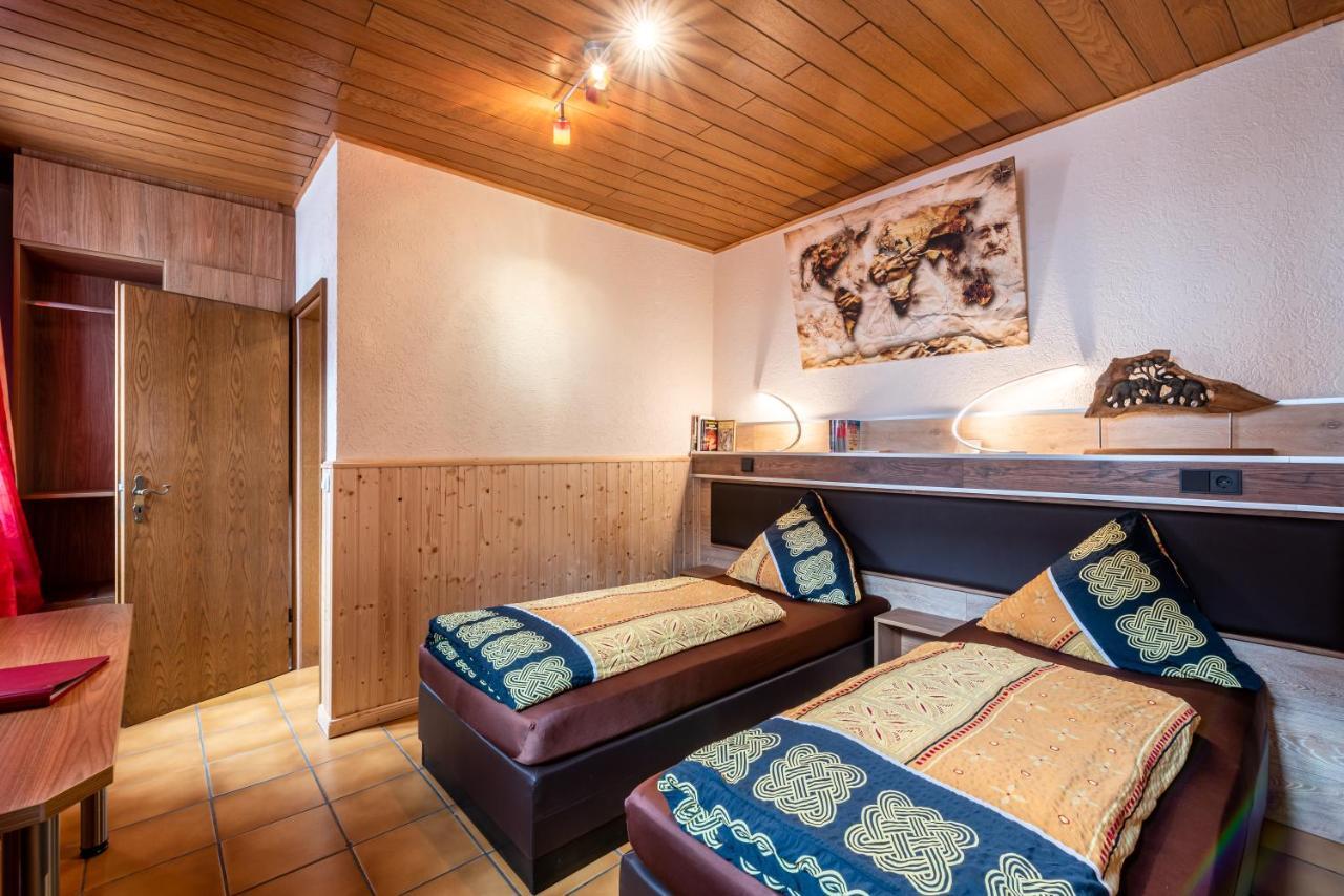 Land-Hotel Zum Schwan, Garni Weilerswist-Metternich, 3 E-Ladestationen, Naehe Phantasialand, Palmenparadies Euskirchen Buitenkant foto