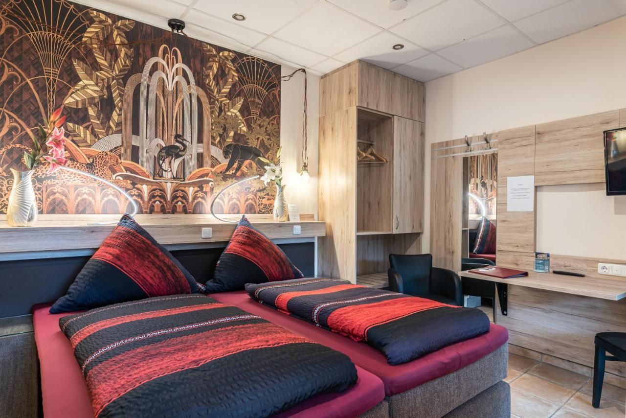 Land-Hotel Zum Schwan, Garni Weilerswist-Metternich, 3 E-Ladestationen, Naehe Phantasialand, Palmenparadies Euskirchen Buitenkant foto